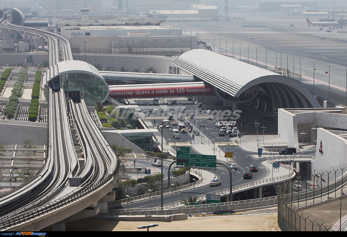 Dubai Airport Terminal 3 - Large Preview - AirTeamImages.com