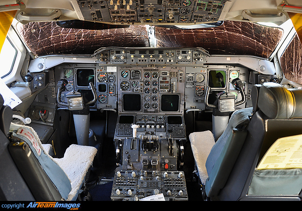 airbus a310 cockpit fedex christmas