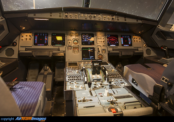 Airbus A321-211 Airbus A321-211