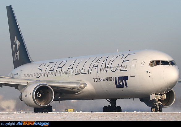Boeing 767-341/ER Boeing 767-341/ER