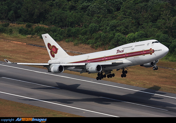 Boeing 747-4D7 Boeing 747-4D7