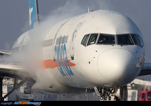 Boeing 757-3E7 Boeing 757-3E7