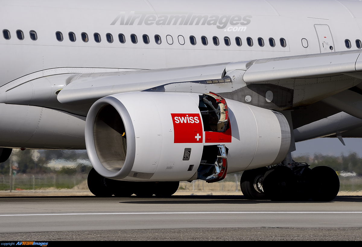 Rolls Royce Trent 700 Engine Large
