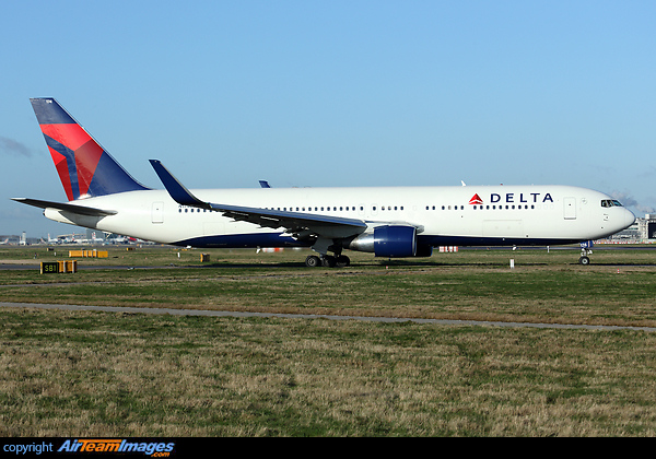 Boeing 767-332/ER Boeing 767-332/ER