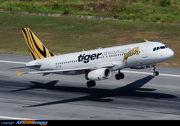 Airbus A320-232 Airbus A320-232