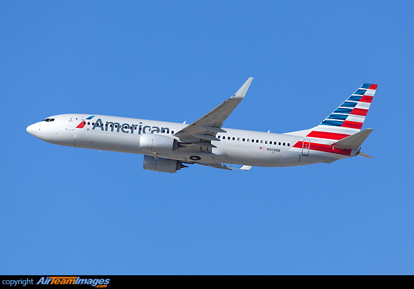 Boeing 737-800 N908NN departing LAX in the new American Airlines livery Boeing 737-823