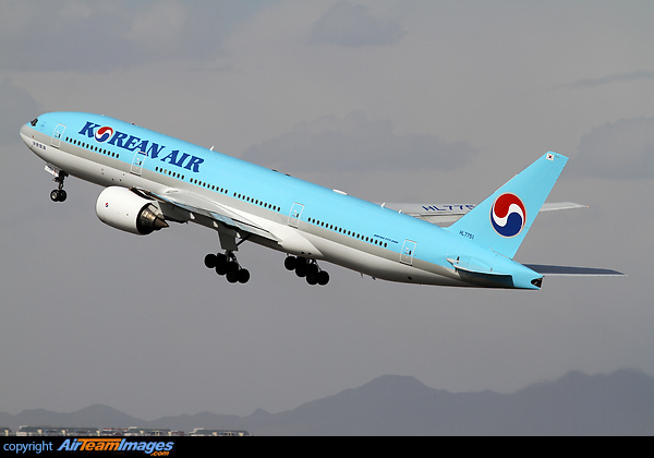 Boeing 777-2B5/ER Boeing 777-2B5/ER