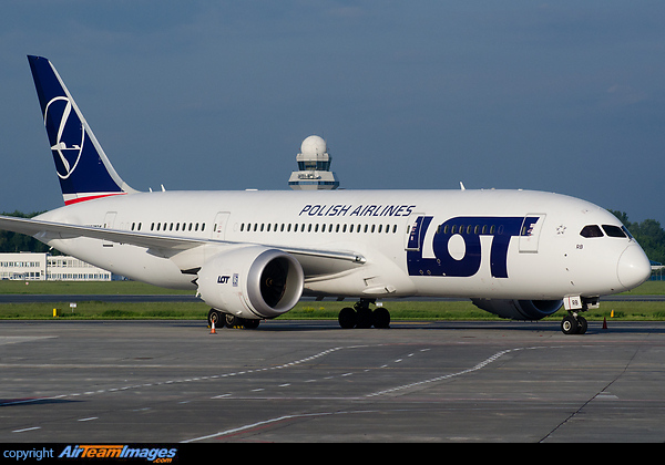 LOT Polish Airlines have recently reintroduced the Boeing 787-8 again to the fleet after Battery problems were solved. Boeing 787-8 Dreamliner