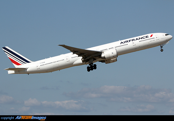 Boeing 777-328/ER Boeing 777-328/ER