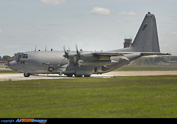 A quite staggering array of firepower on the AC-130 built for the special forces
weapons include: 25mm Cannon, 40mm Cannon, 105mm Howitzer, Hellfire missiles.
It can also carry the Viper Strike Glide bomb Lckheed AC-130U Hercules
