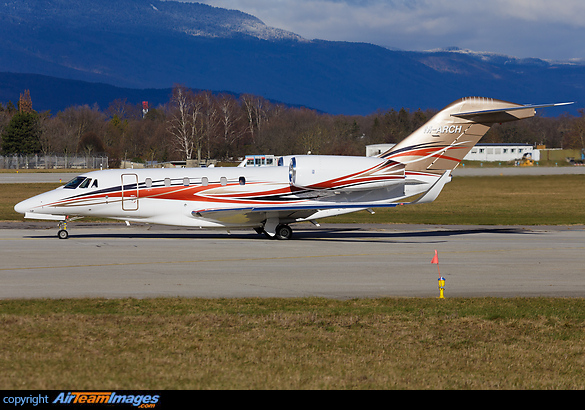 Cessna 750 Citation X M-ARCH taxying at Geneva airport Cessna 750 Citation X