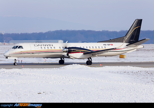 Darwin Saab 2000 taxying in GVA, seen in front of a winter backdrop Saab 2000