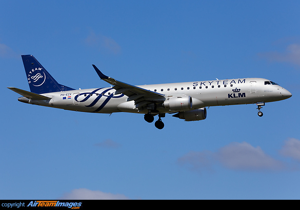 KLM Cityhopper PH-EZX in SkyTeam colors landing at AMS Schiphol airport Embraer ERJ-190LR
