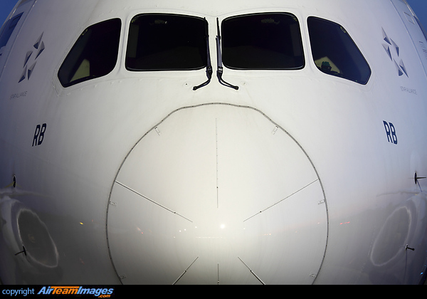 Boeing 787-8 Dreamliner Boeing 787-8 Dreamliner