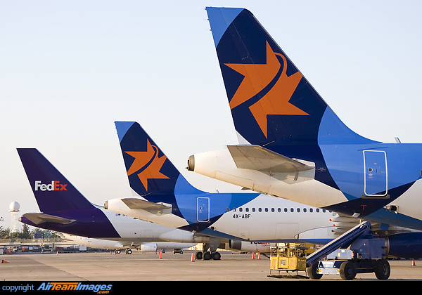 Airbus A320-232 Airbus A320-232