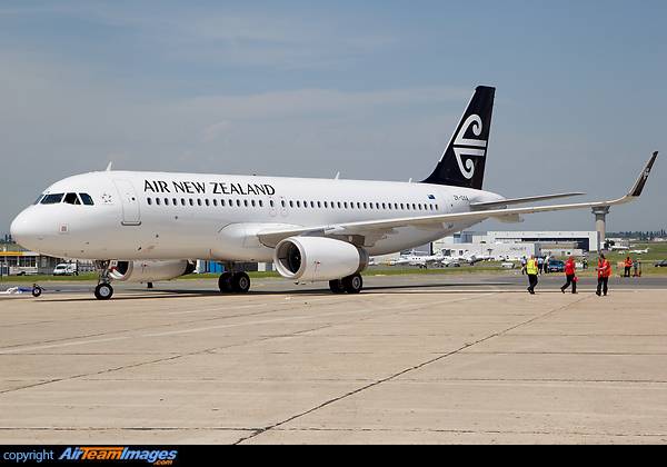 Airbus A320-232 Airbus A320-232