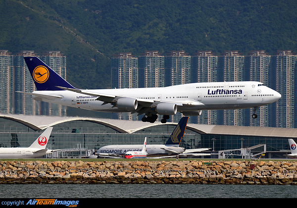 Boeing 747-830 Boeing 747-830