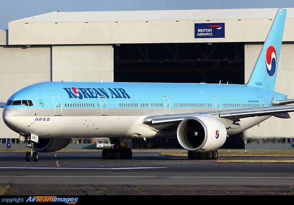 Boeing 777-3B5/ER Boeing 777-3B5/ER