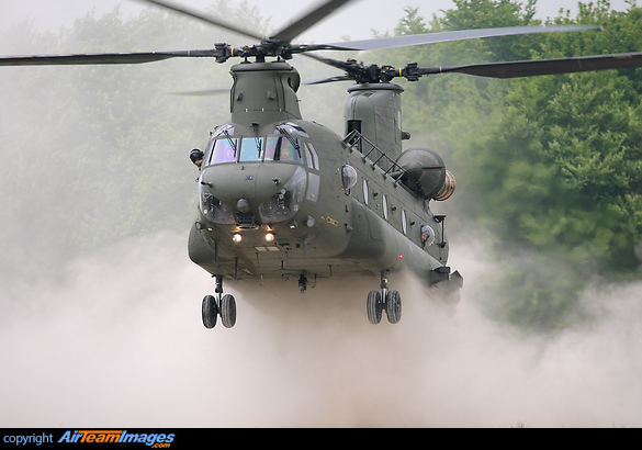 Chinook ZA674 at the 'dust bowl' in Tidworth Camp, near Everleigh. Boeing Chinook HC2