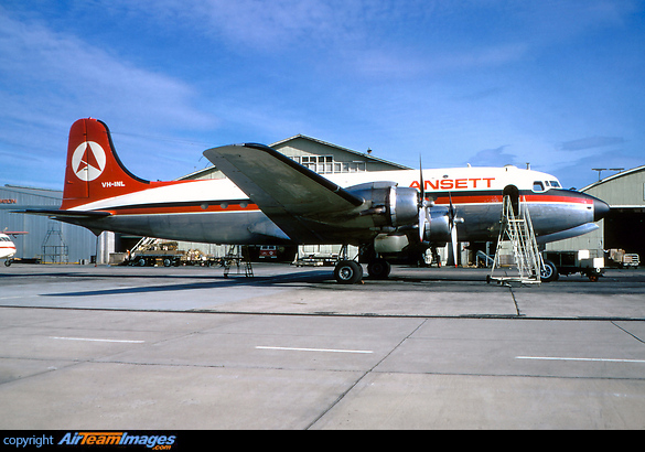 Douglas DC-4-1009 Douglas DC-4-1009