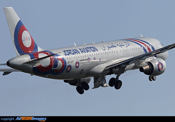 Airbus A320-211 Airbus A320-211