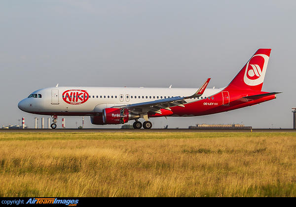 Airbus A320-214 Airbus A320-214