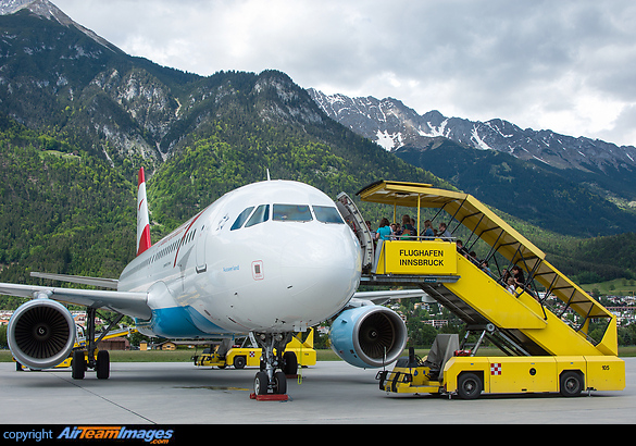 Airbus A320-214 Airbus A320-214