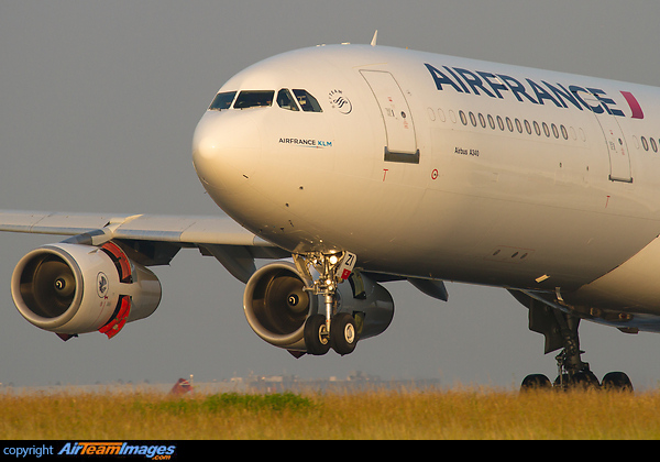 Airbus A340-311 Airbus A340-311
