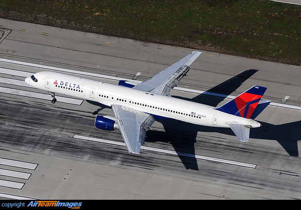 Boeing 757-212 Boeing 757-212