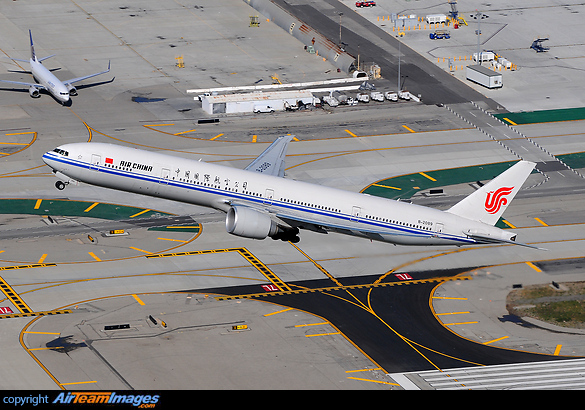 Boeing 777-39L/ER Boeing 777-39L/ER