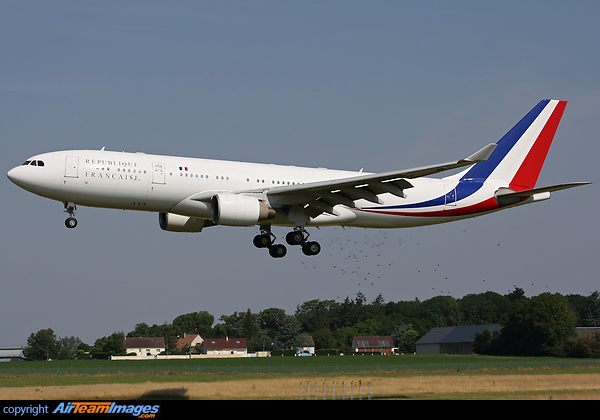 Airbus A330-223 Airbus A330-223