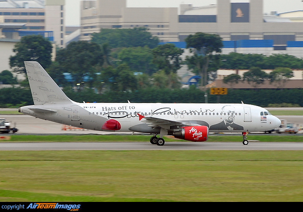 Airbus A320-216 Airbus A320-216