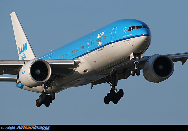 "Mount Kilimanjaro" Boeing 777-206/ER