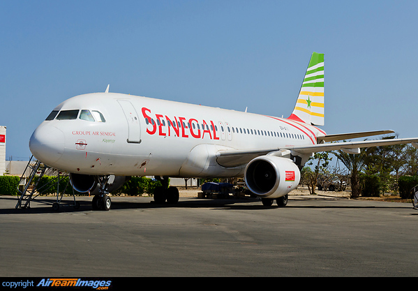 Out of service for a while now, local sources report a corrosion problem. You can see the red dust on the body already. Airbus A320-214