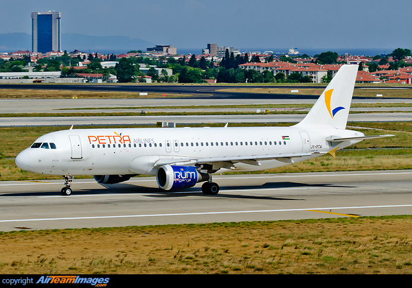 A stunner and definitly a highlight of my days in Istanbul! Petra Air operates two A320s from Amman and this must have been a charter flight, as they usually don't fly to Atatrk. Airbus A320-212