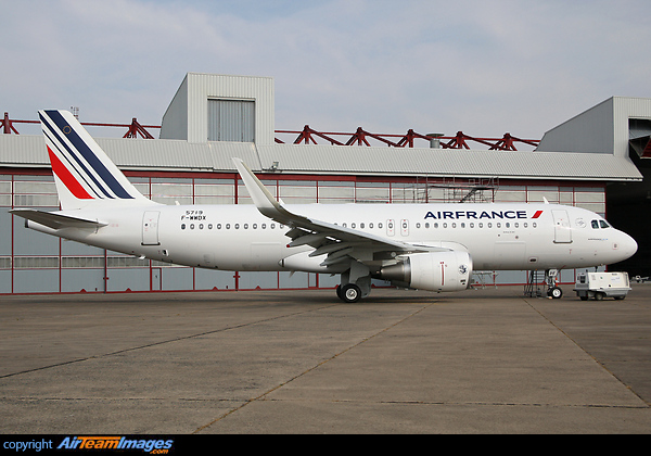 Airbus A320-214 Airbus A320-214