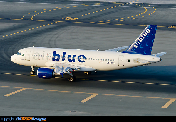 Is that the Islamic version of JetBlue? At a first glance it could be an aircraft of the American airline, but I suppose they wouldn't have little half moons on their tail. Airbus A319-111