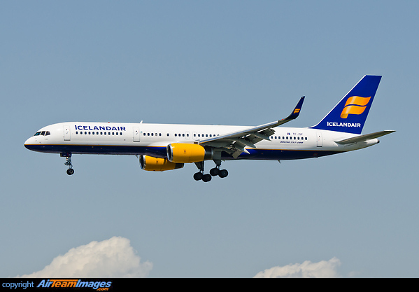 Boeing 757-223 Boeing 757-223