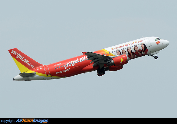 Airbus A320-214 Airbus A320-214