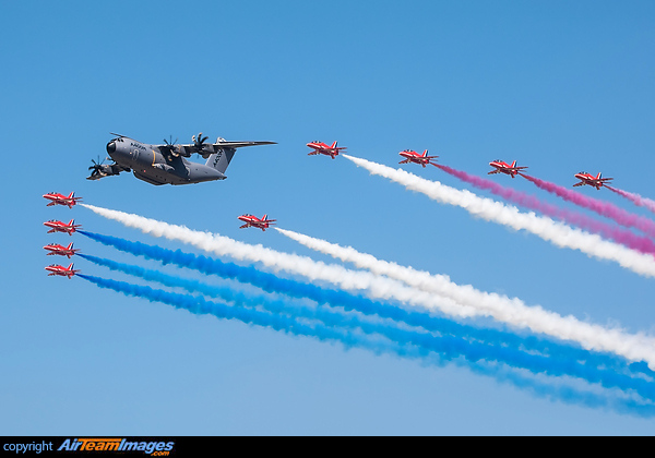 Airbus A400M & Red Arrows Airbus A400M & Red Arrows