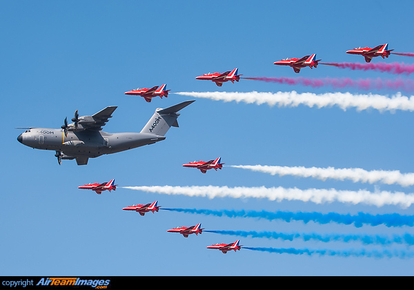 Airbus A400M & Red Arrows Airbus A400M & Red Arrows