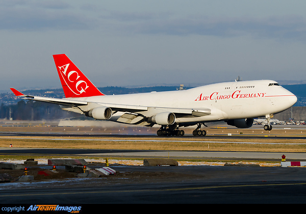 Touchdown on runway 07C in glorious morning light! The 747 is sooo graceful, no matter which angle you photograph it from. Boeing 747-412(BCF)