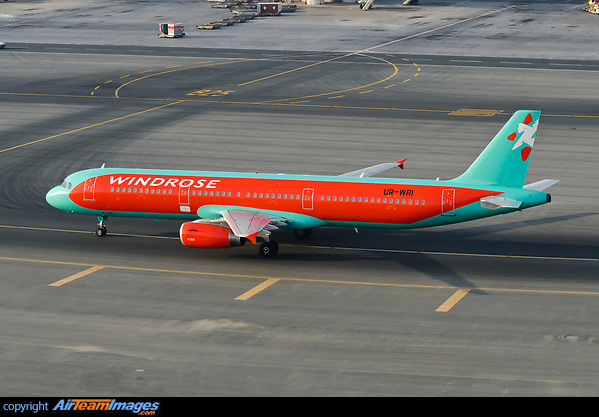 Definitly one of the more interesting c/s around, although its beauty is debatable. Built in 2006 and flew for GB Airways and easyJet as G-TTIE until March 2008. Airbus A321-231