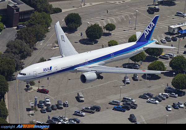 Boeing 777-381/ER Boeing 777-381/ER