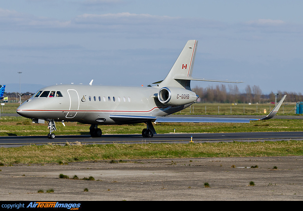 Wearing a small AIM sticker. Dassault Falcon 2000EX