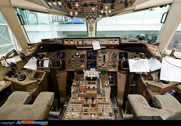 There is a daily 767 service by BA from FRA to LHR and that was the main reason I took this flight that day. Big thank you to the most friendly cockpit and cabin crew! Boeing 767-336/ER