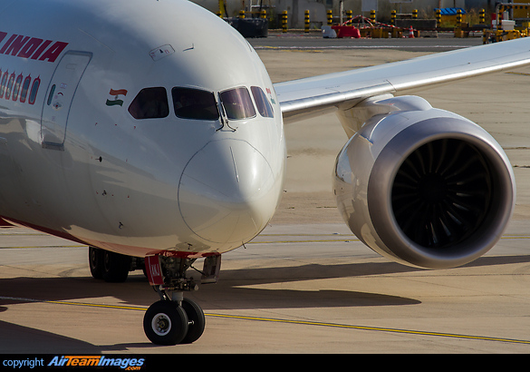 Boeing 787-8 Dreamliner Boeing 787-8 Dreamliner