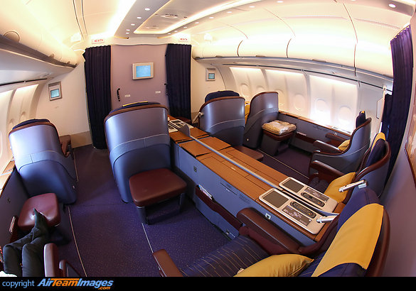 Airbus A340-642 Airbus A340-642