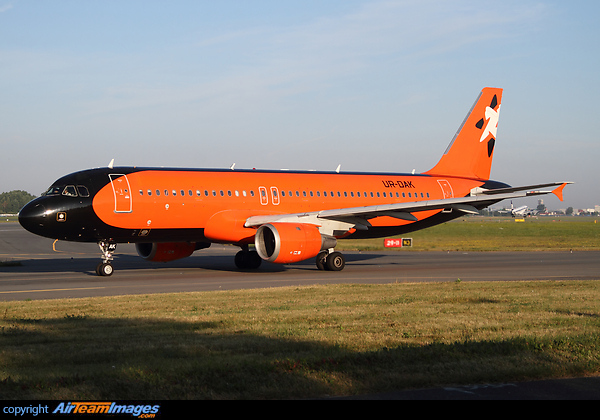 Airbus A320-211 Airbus A320-211