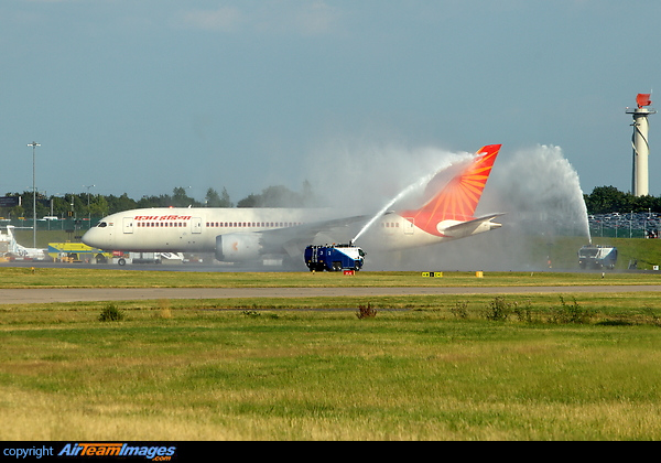 Boeing 787-8 Dreamliner VT-AND operated the inaugural flight from Delhi & Amritsar to Birmingham receiving a water cannon salute on arrival Boeing 787-8 Dreamliner
